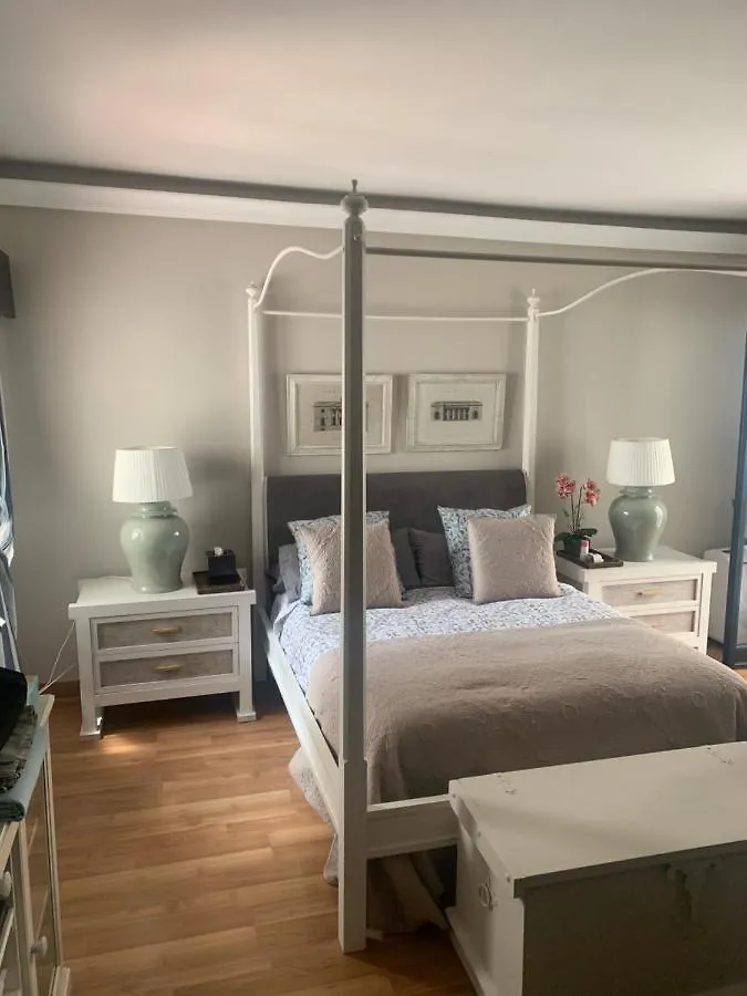 Banus Lovely Apartment contacts